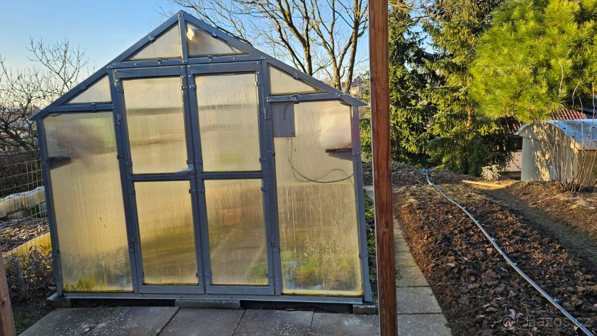 Polykarbonátový skleník - 2