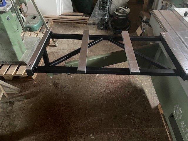 výložník pro form. pilu Altendorf - 2