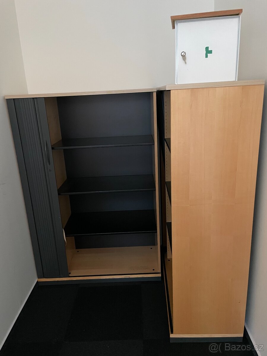 Kancelářská skříň - 2