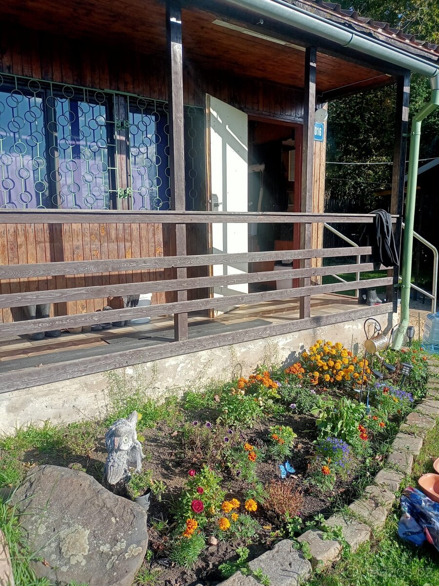 Zahrada s chatkou - 2