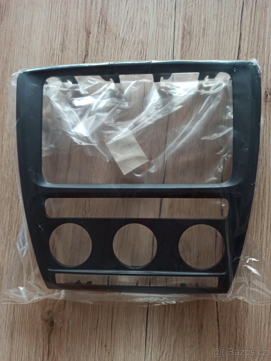 Rámeček 2DIN rádia Škoda Octavia 2 předface s aut. klimou - 2