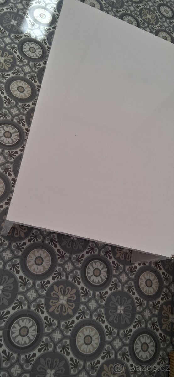 Konferenční stolek lesklý - 2