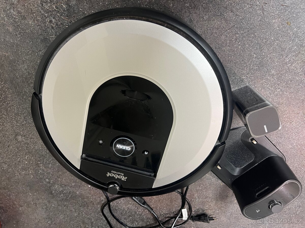 Robotický vysavač iRobot Roomba i7 - 2