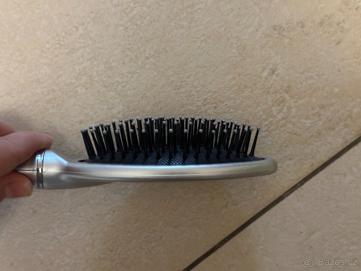 Kartáč na vlasy – nový, zdarma za odvoz - 2