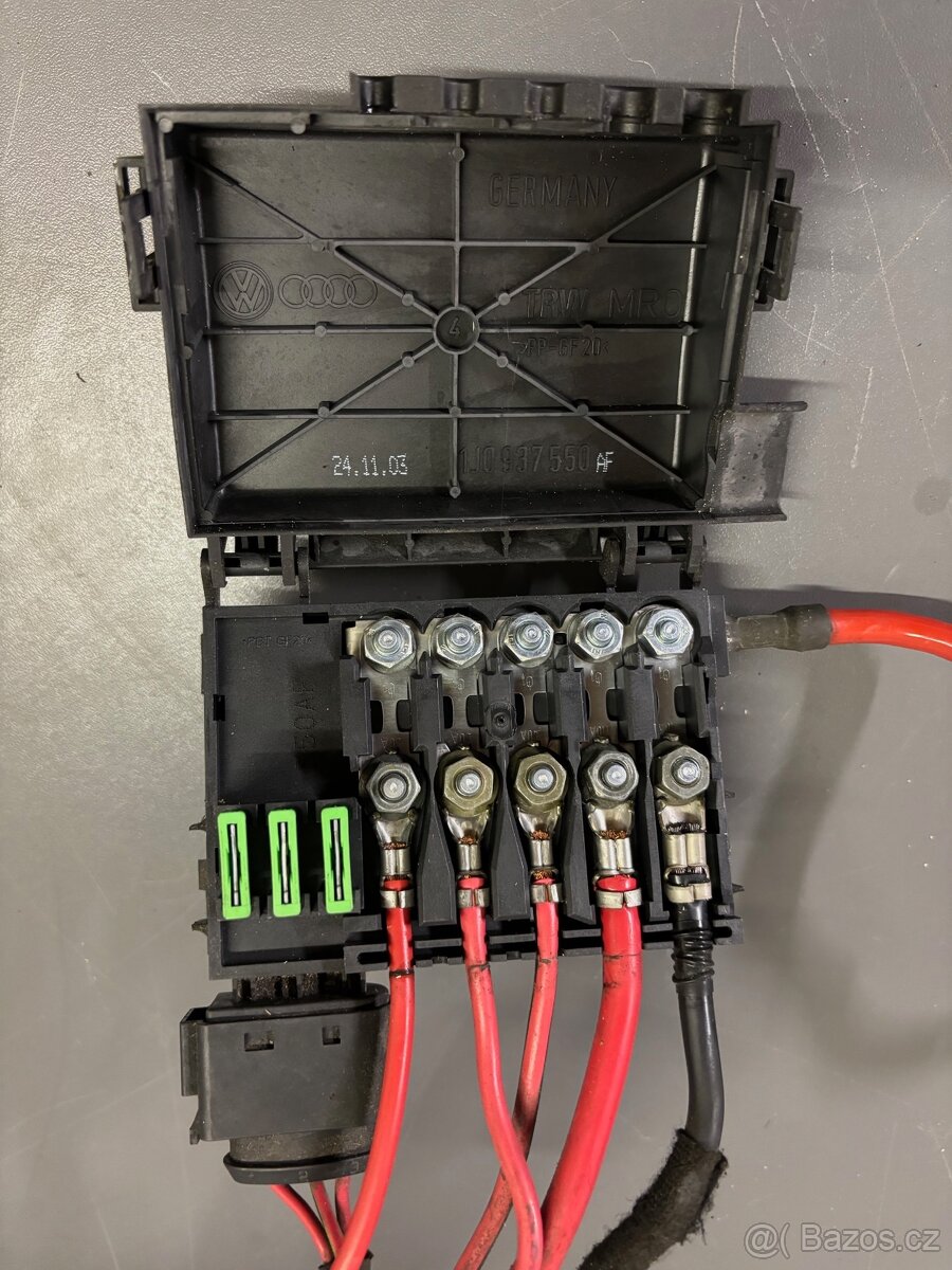 Octavia 1 1.8T nosič pojistek 1J0 937 550 AF - 2