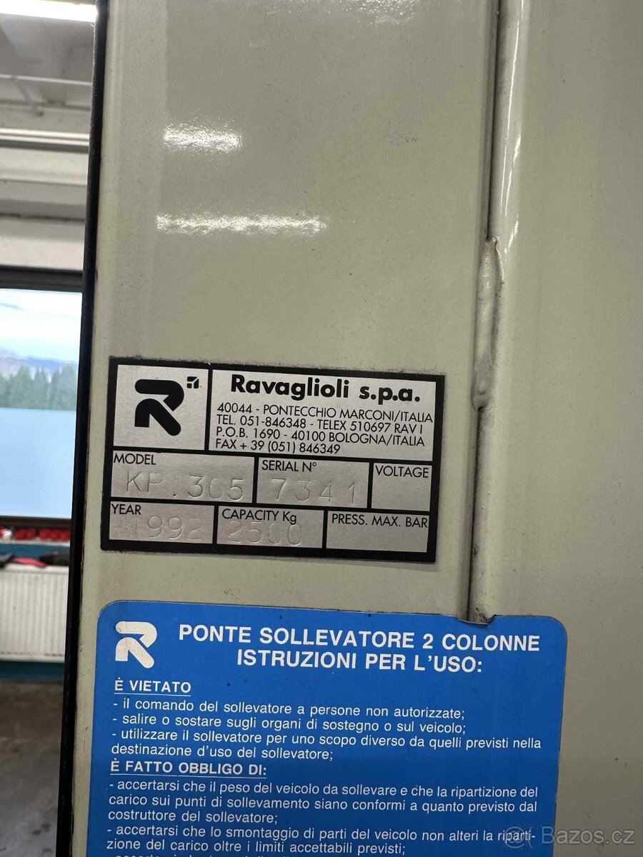 dvousloupový zvedák Ravaglioli Rav - 2
