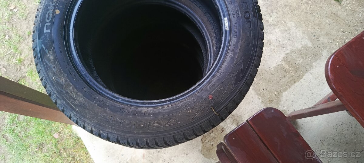 Nokian zánovní celoroční pneumatiky 175/65/15 - 2
