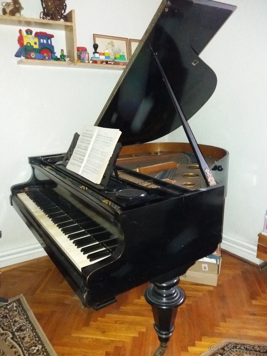 Prodám piano Petrof - 2