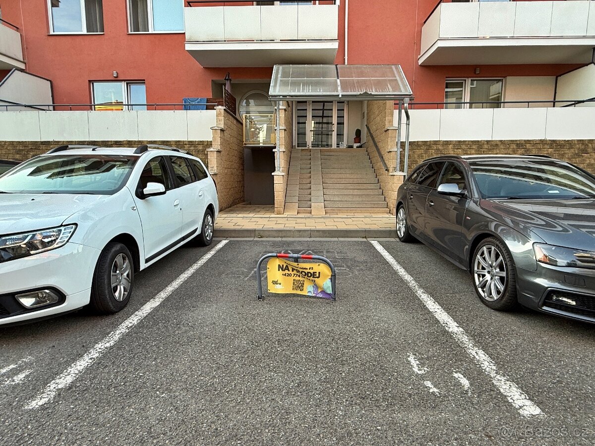 prodej venkovního parkovacího místa - 2