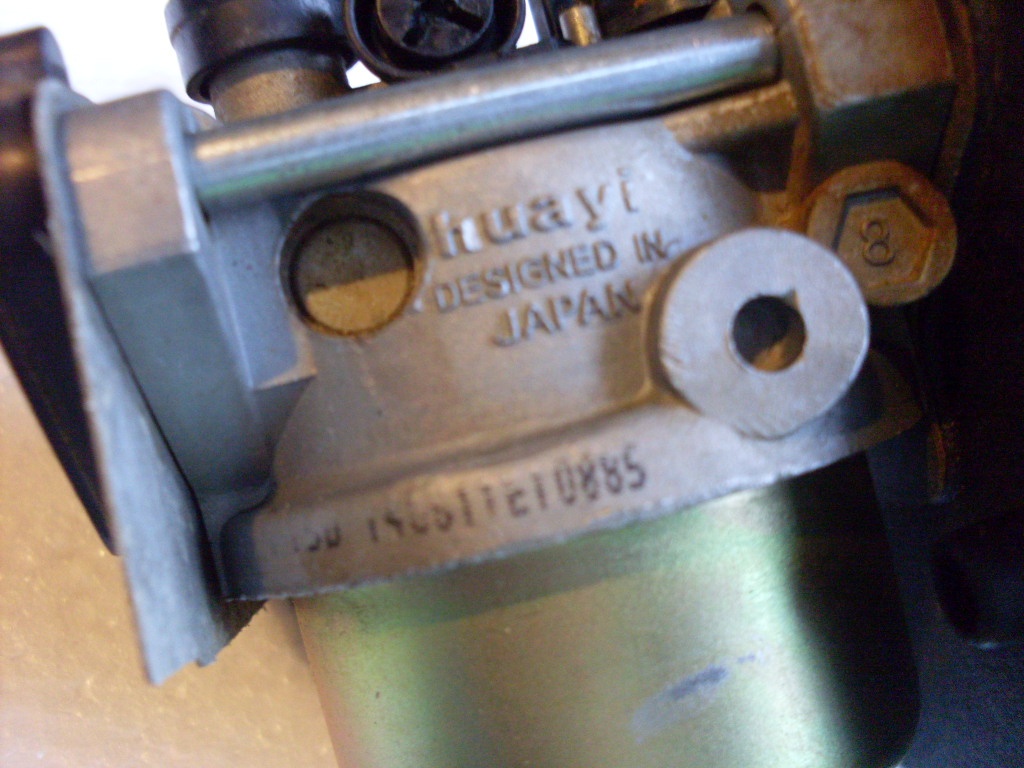 Prodám japonský karburátor HUAYI - 2