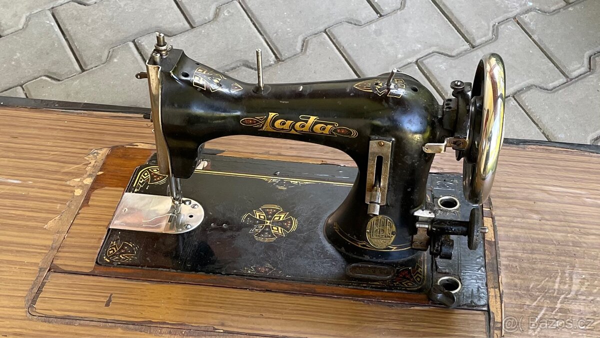 Šicí stroj Lada - 2