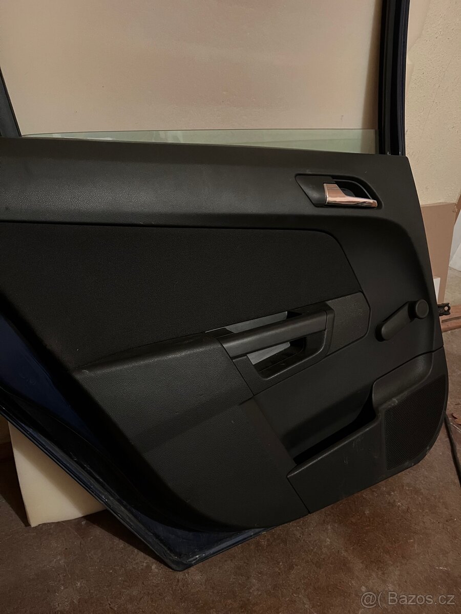Levé zadní dveře Opel Astra - 2