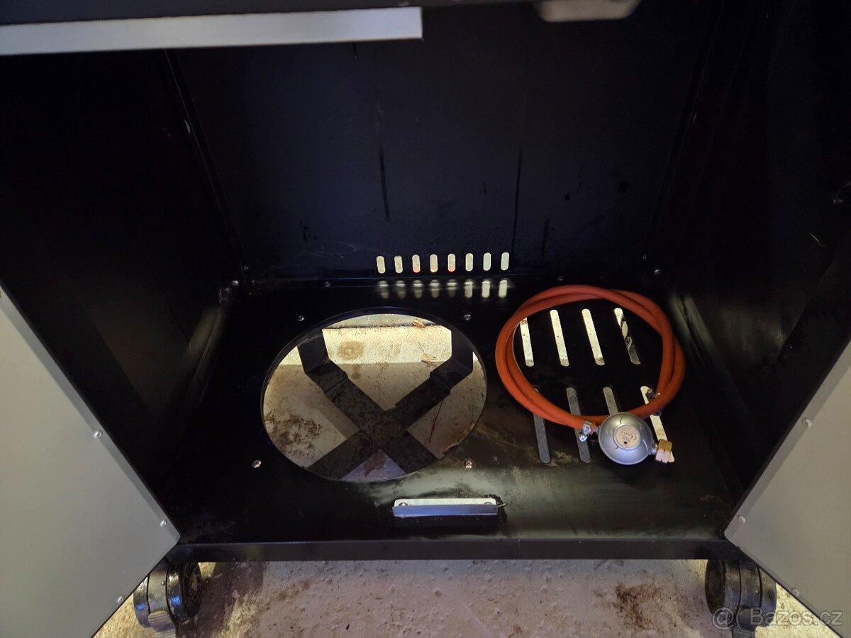 Zahradní gril na plyn - 2