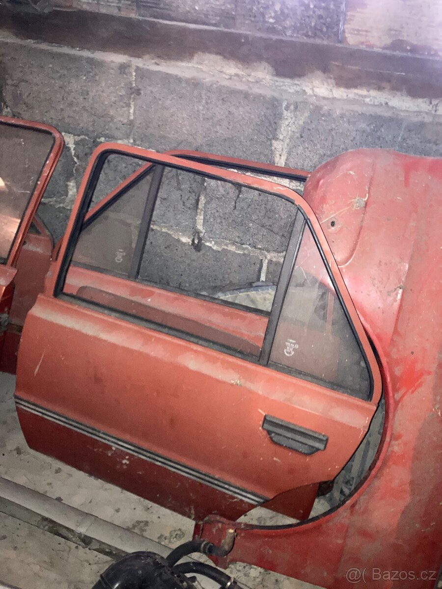 Škoda 120 L dveře - 2