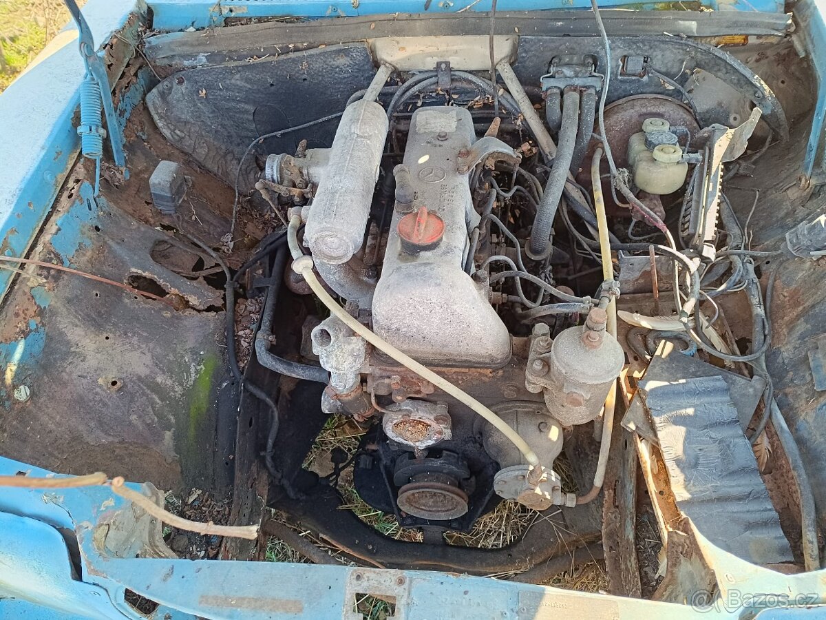 Mercedes-Benz 115 - 2