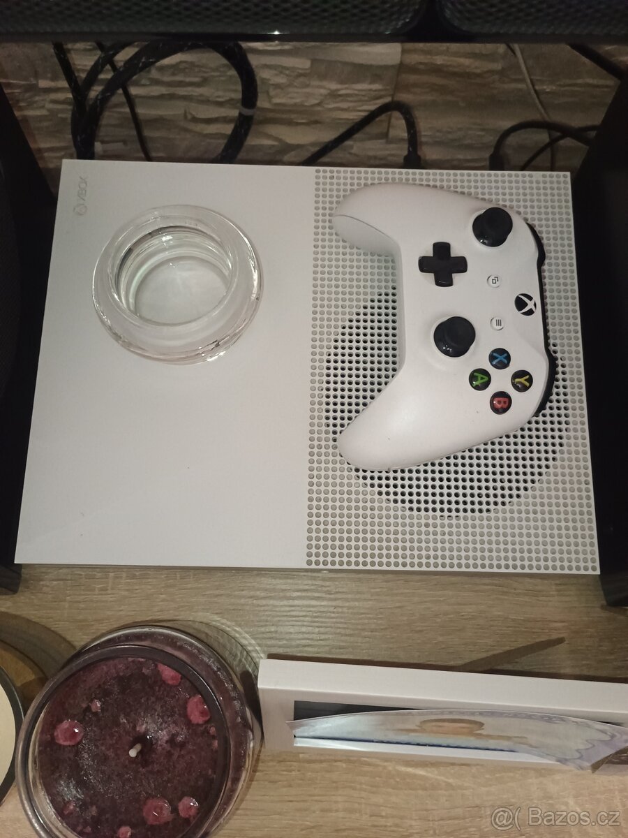 Prodám Xbox one 1tb - 2
