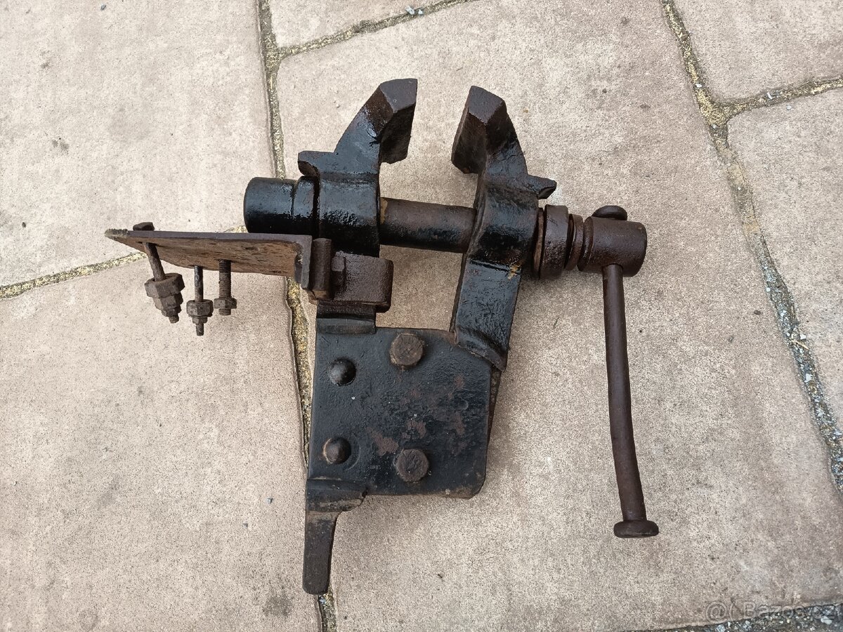 Kovářský svěrák - 2