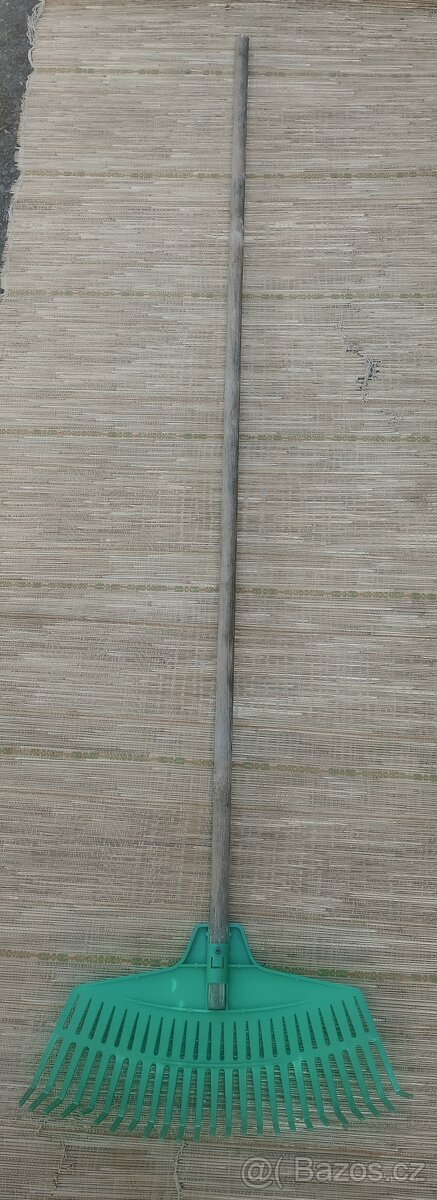 Hrábě na trávu - 2