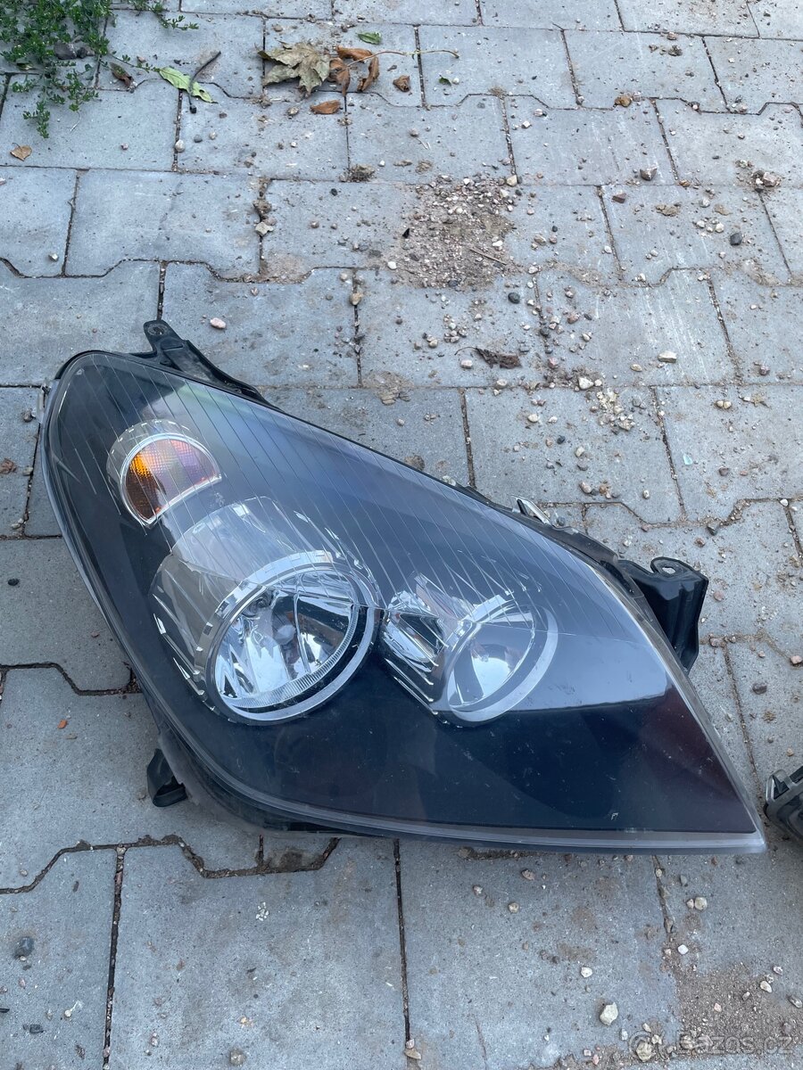 Přední světla Opel Astra H - 2