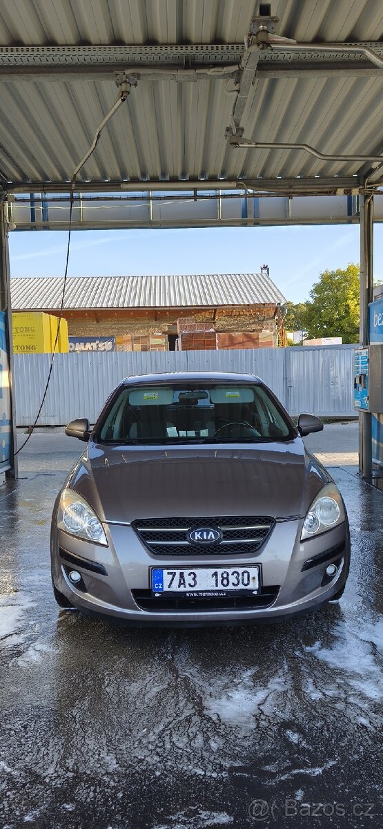 Kia Ceed 1,6 crdi 2007 r.v. - 2