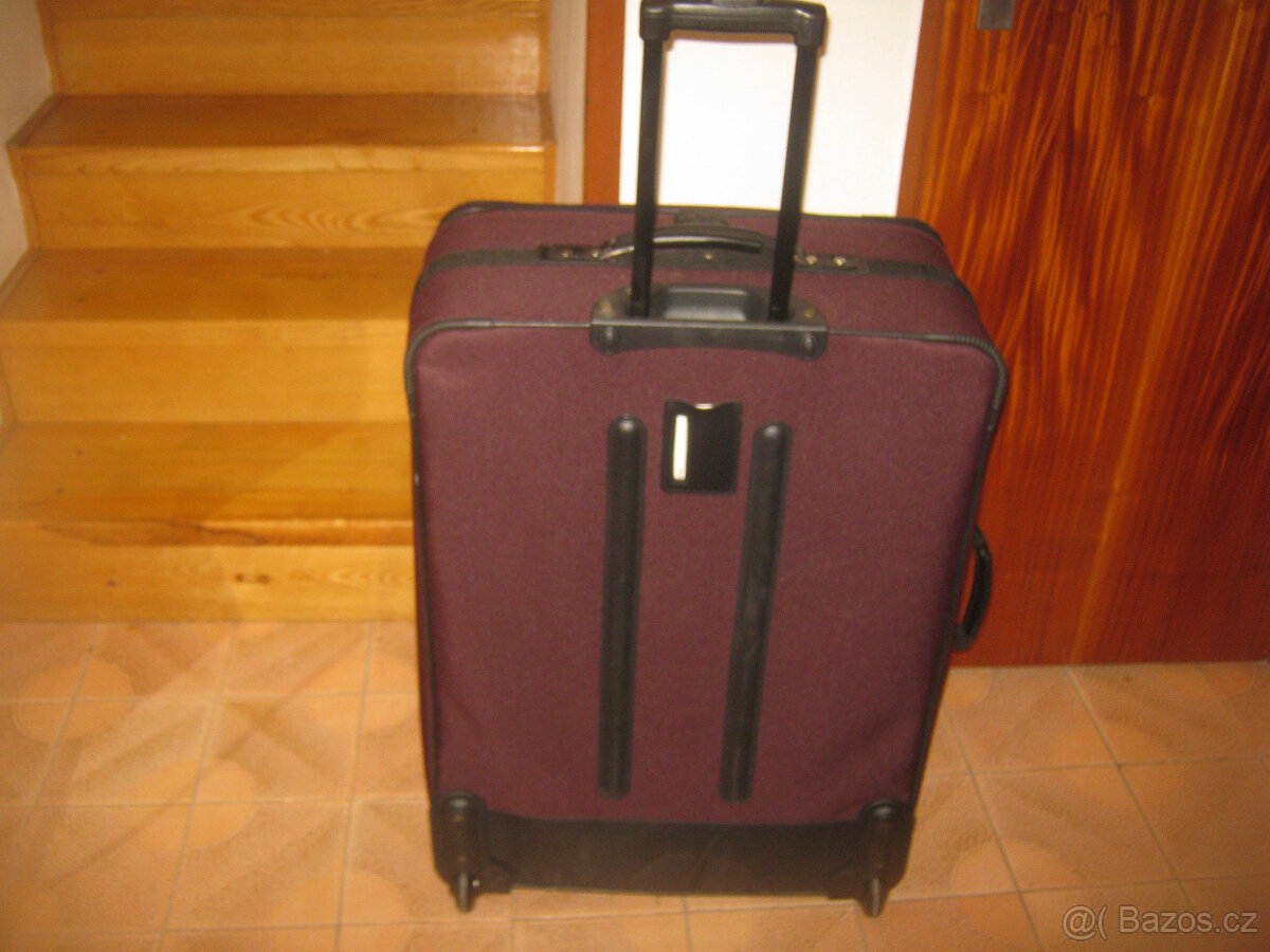 Prodám čistý nepoužívaný veliký cestovní kufr-TOP stav. - 2