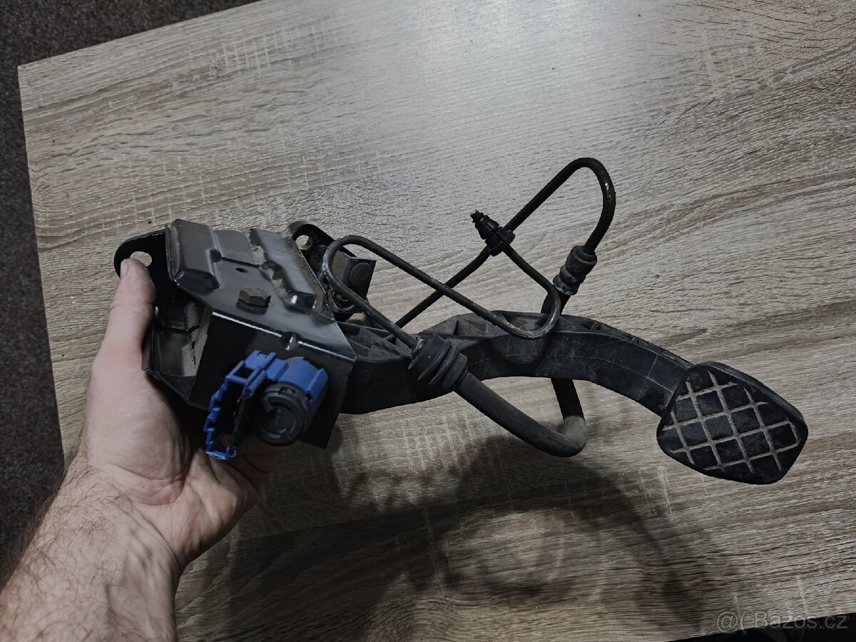 Spojkovy pedal kompletní fabia 1 - 2