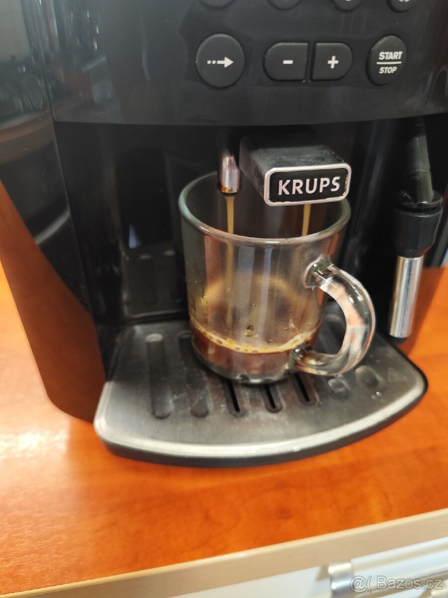 Prodám automatický kávovar Krups EA81 - 2