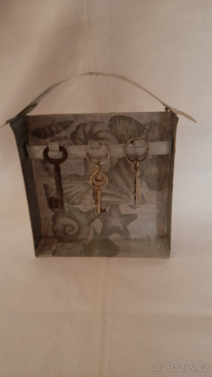 Věšák na klíče - 2