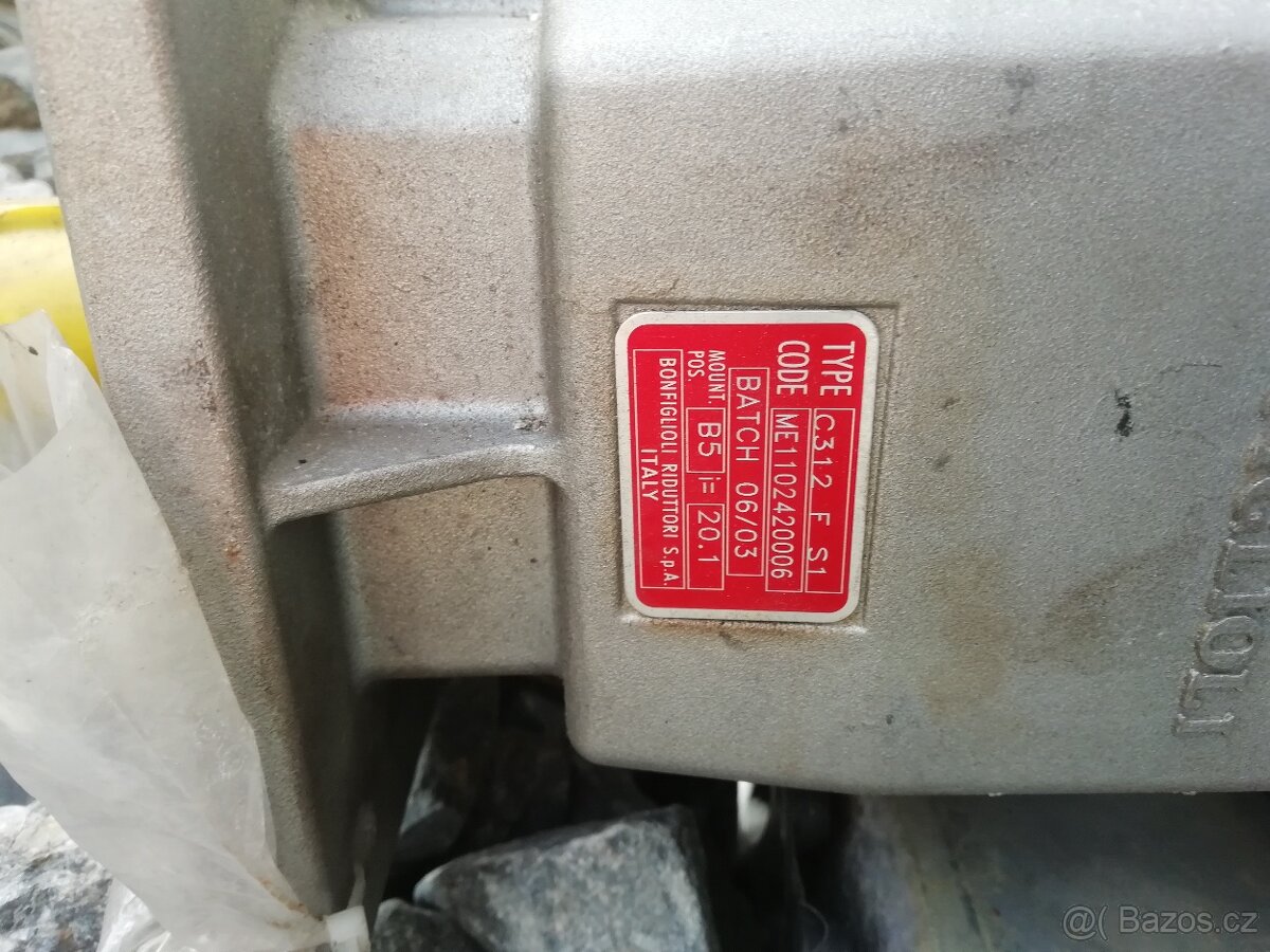 Elektromotor s převodovkou - 2