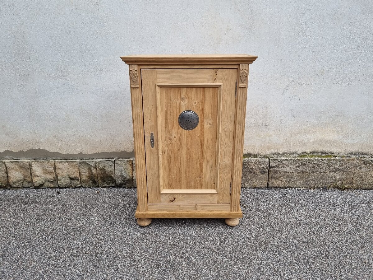 HEZKÁ STARÁ SMRKOVÁ POTRAVINKA - 2