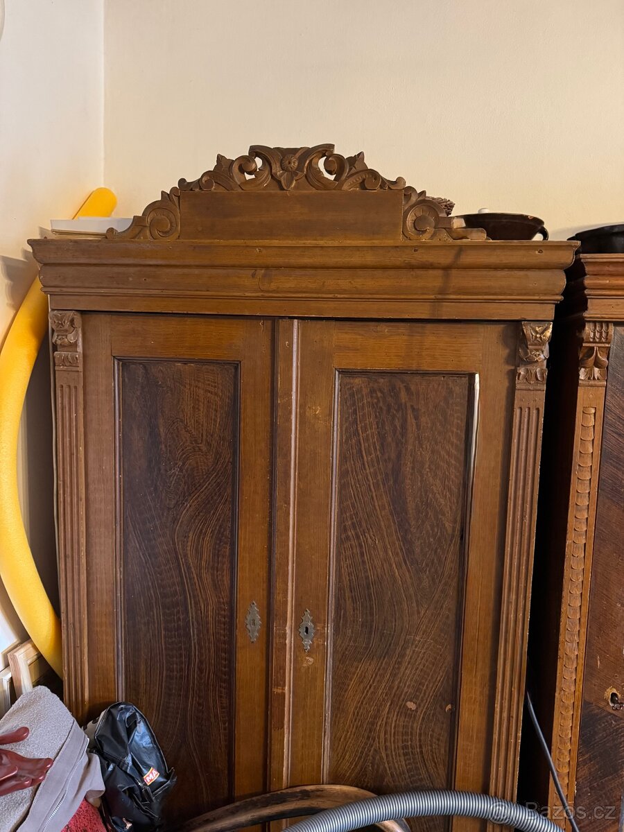 Starožitné skříně - 2