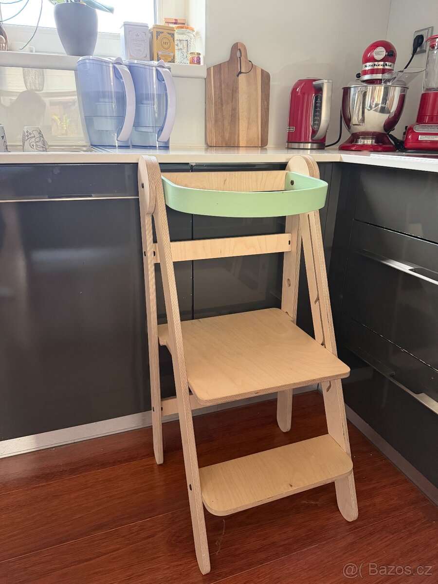 Kuchyňská učící věž dřevěná - 2