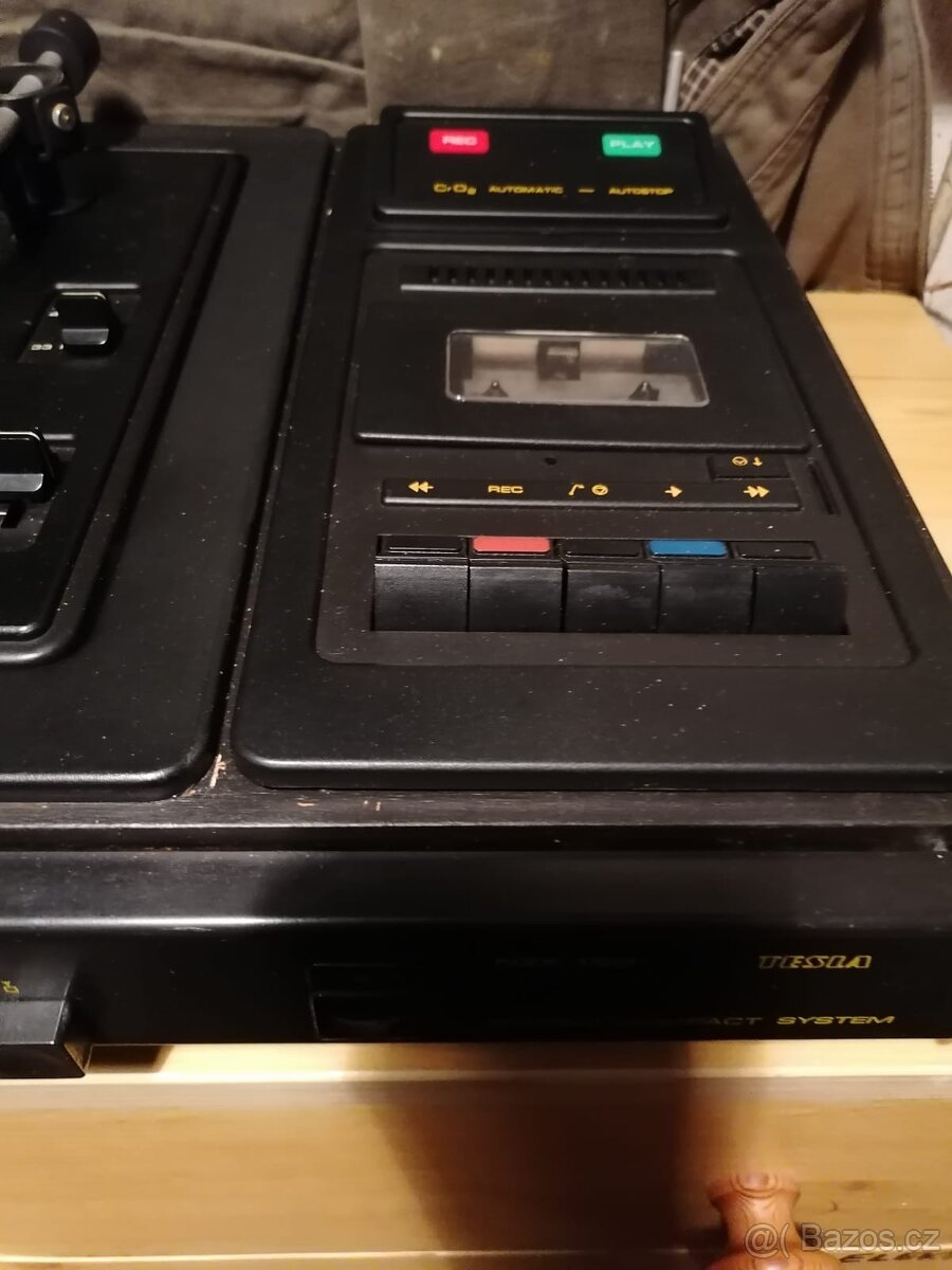 Magnetofon s gramofonem Tesla - 2