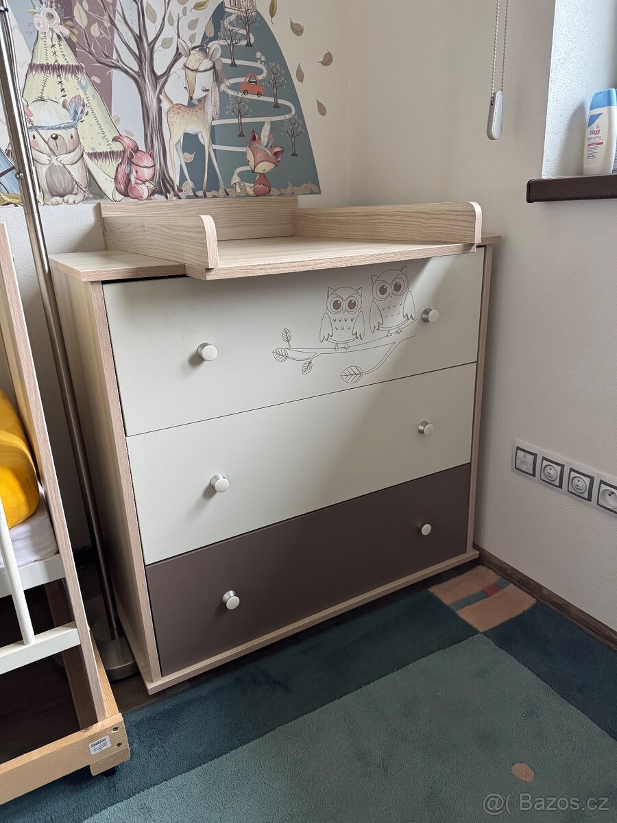 Dětská postýlka a přebalovací komoda - 2