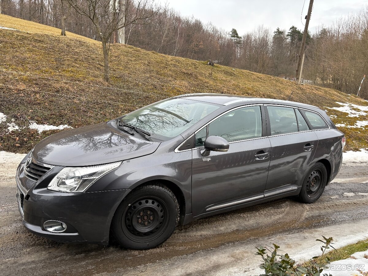 Toyota Avensis Kombi 2.0 - 2