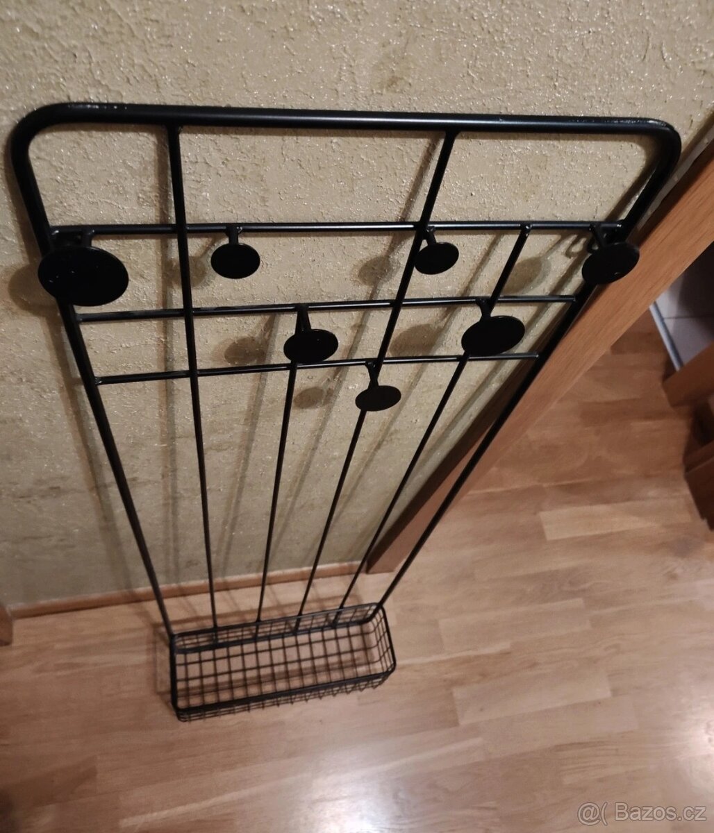 Nástěnný věšák KARE NOVÝ - 2