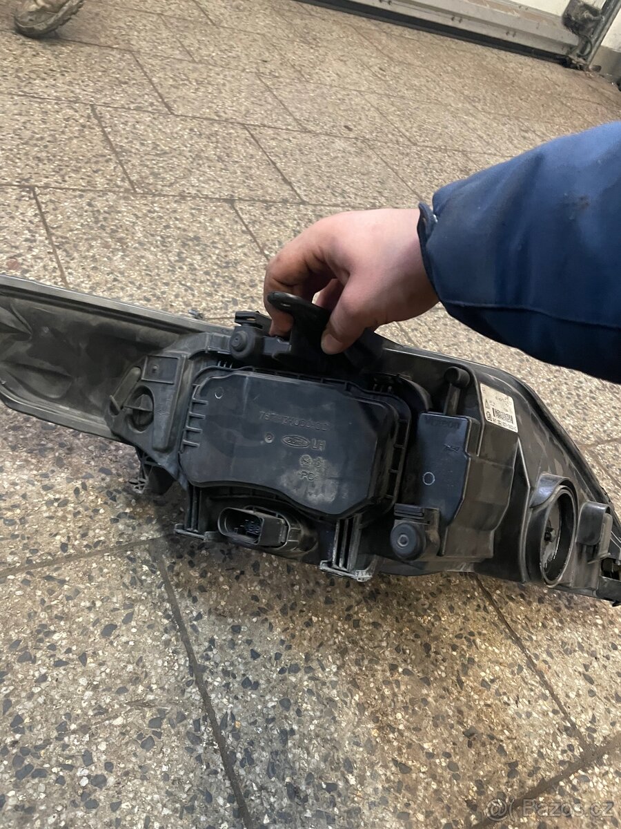 Světlo ford Mondeo mk4 - 2