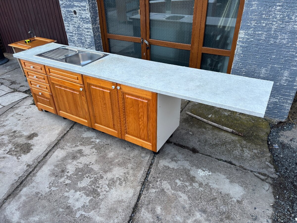 Kuchyňská linka, - 2