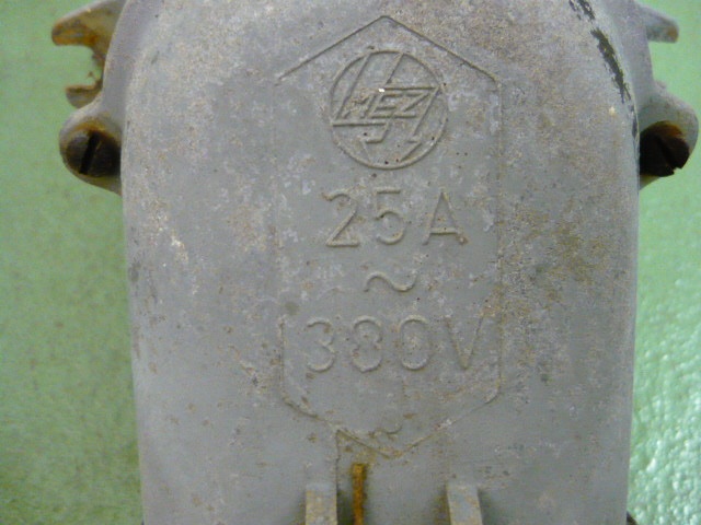 Zásuvka stará 380V/25A - 2