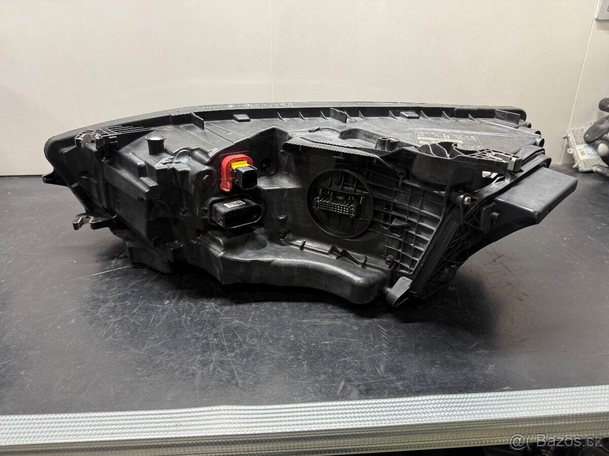 Svetlo Audi a7 matrix - 2