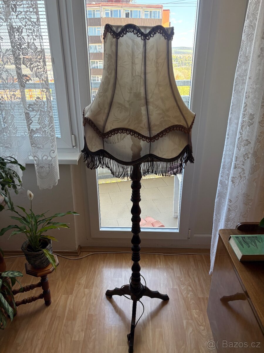 Stojací lampa - 2