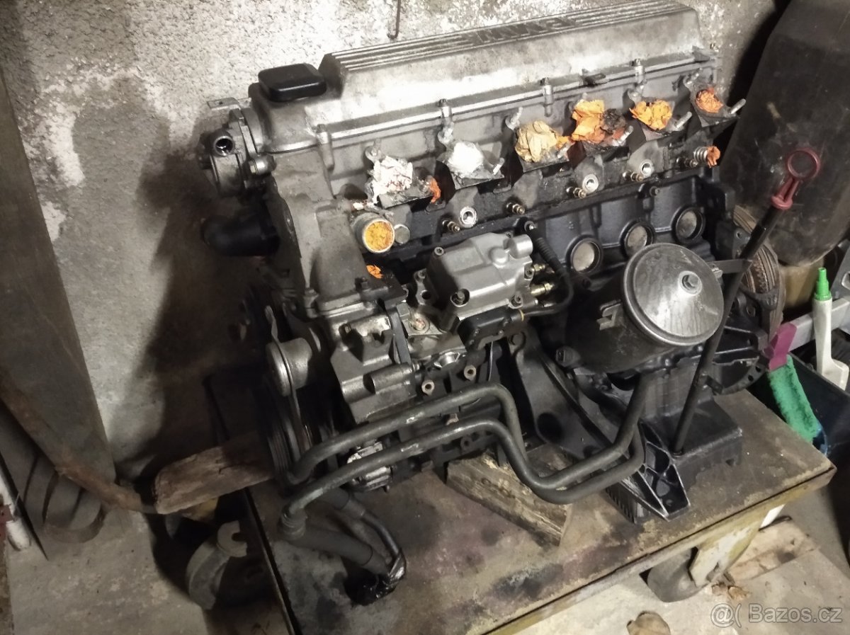 Motor BMW 325TDS (typ 256 T1) 2498 cm3 105kW - 2