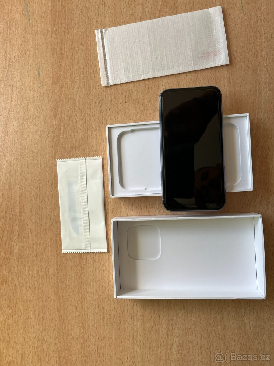 iPhone 11 64gb fialová - 2