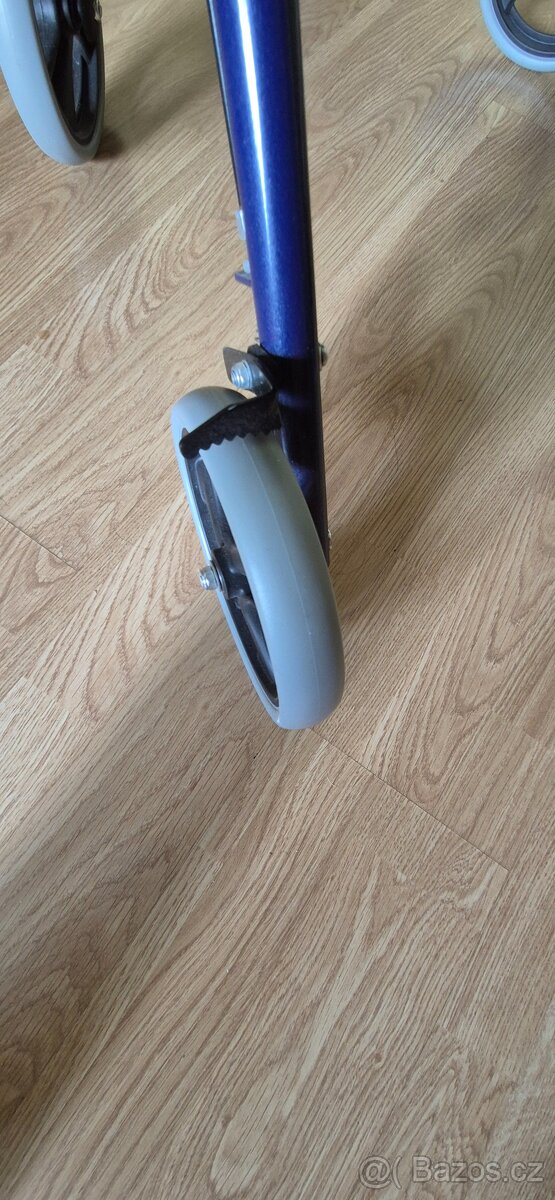 Invalidni choditko NOVE - 2