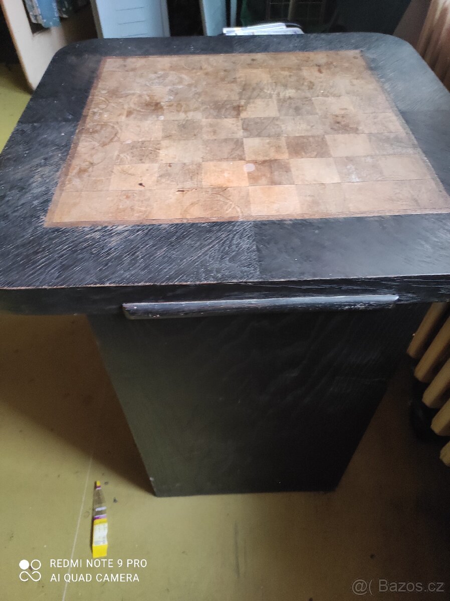 Šachový stolek intarzovaný - 2