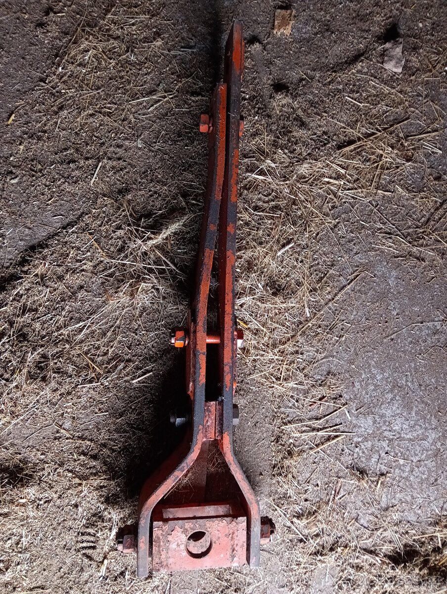 Spodní nakladačový závěs Zetor - 2