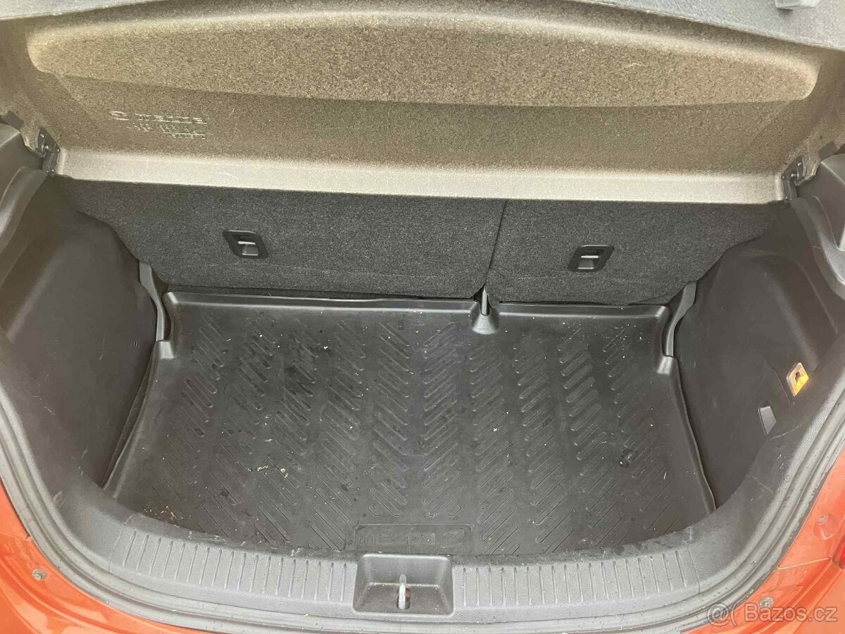 Mazda 2 1,4 63kw r.v.2009 původ ČR - 2