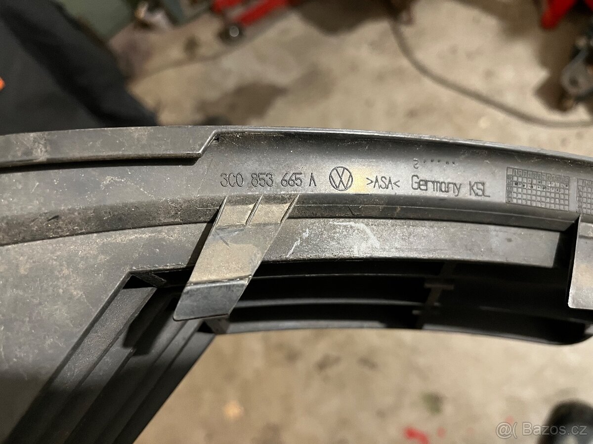 VW Passat B6 - mřížky mlhovek - 2