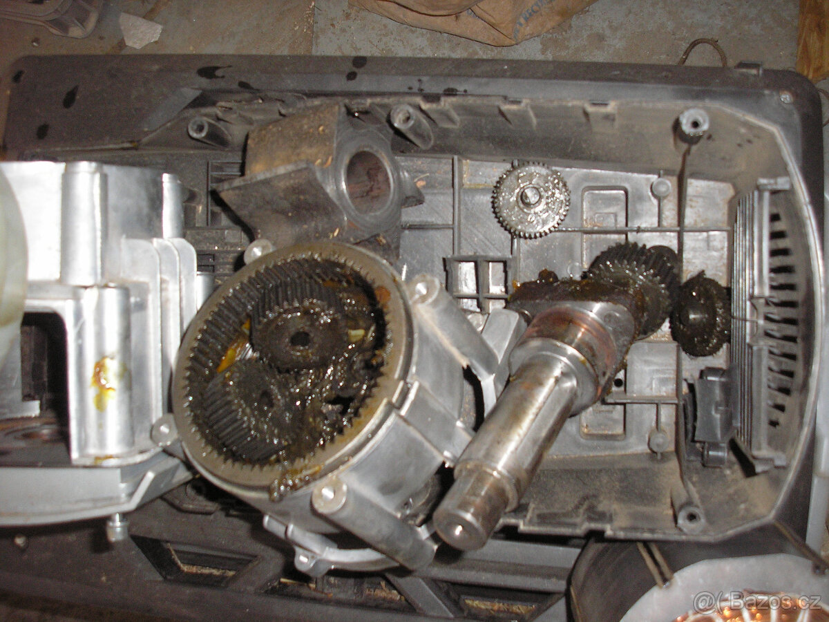 štěpkovač drtič florabest FLH 2800 díly - 2