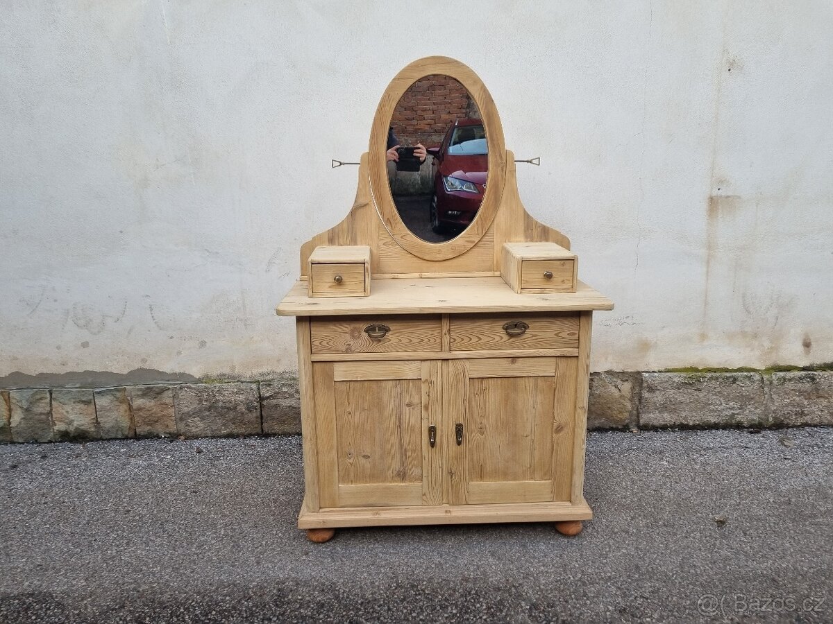 KRÁSNÝ STARÝ SPODEK - TOALETKA - 2